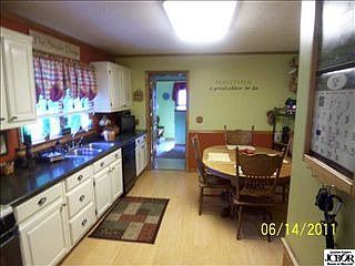 3rd image of 824 S Lynn St