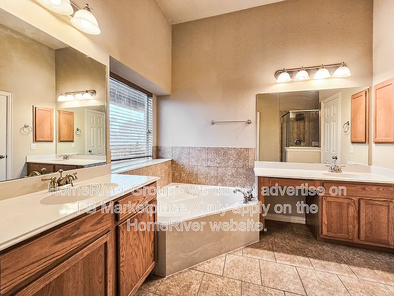 647 E Sandra Ln — Photo 10