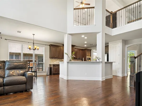 419 Paluxy Dr, Irving, TX 75039