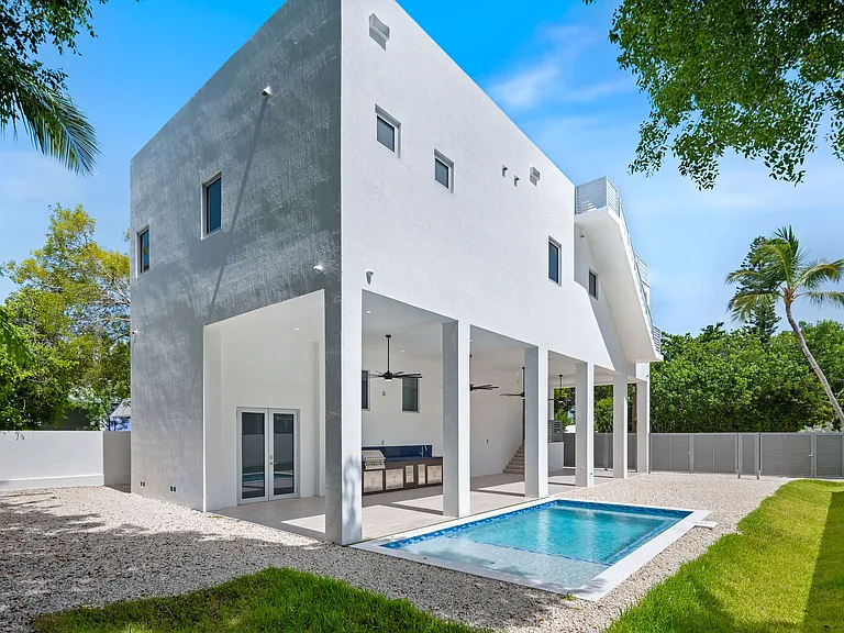 365 Buttonwood Shores Dr — Photo 4