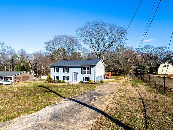 3rd image of 118 Brentwood Cir