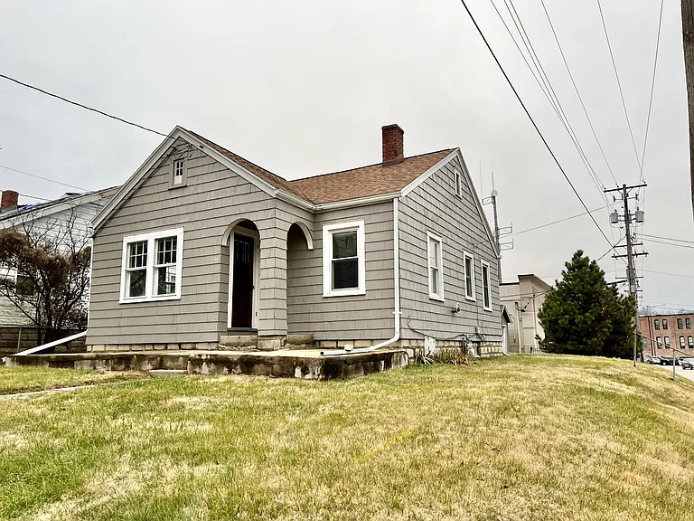 1319 E Lake Ave — Photo 1