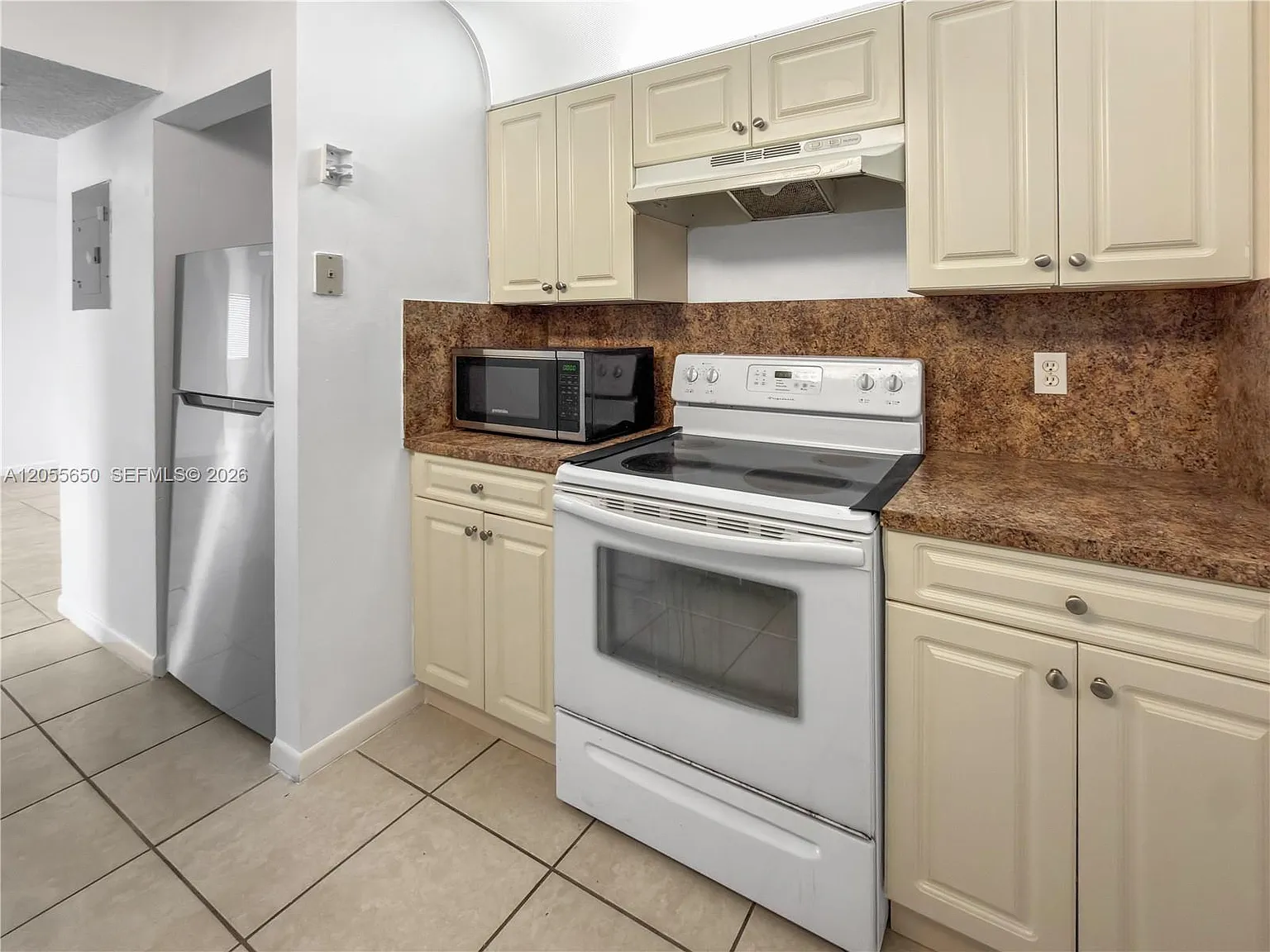 Saga Bay Gardens Condo — Photo 4