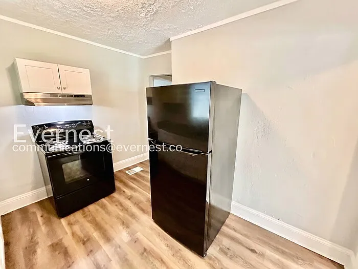 29 Chappell Rd NW — Photo 3