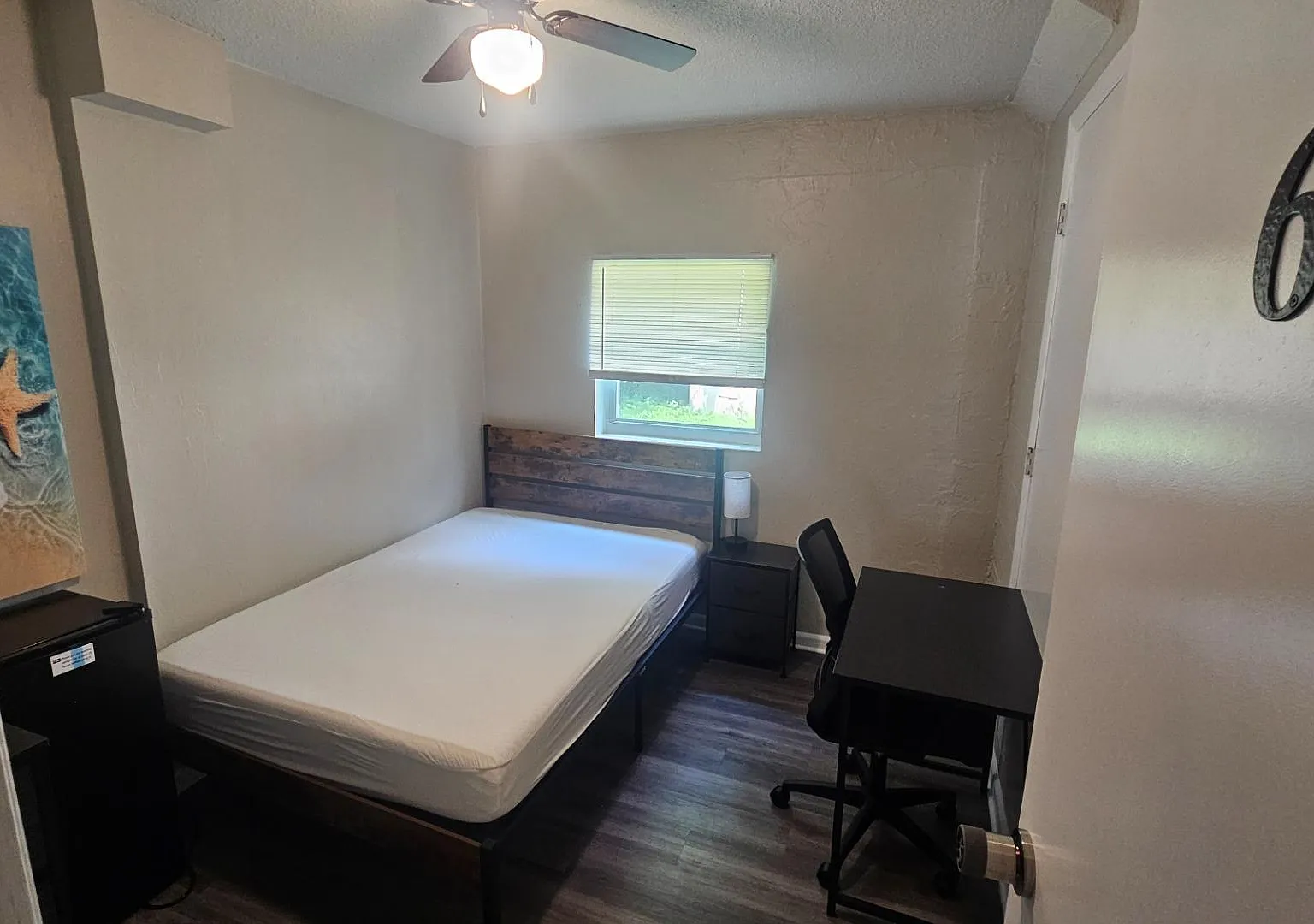 1627 Wofford Ave - Room 6 — Photo 1