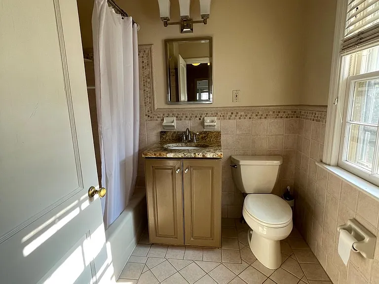 510 Monroe Rd — Photo 21