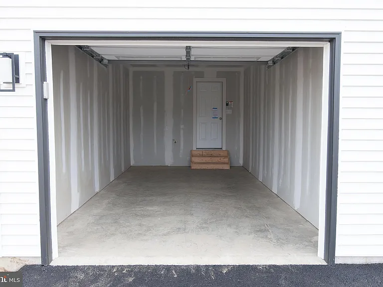 313 Estate Dr — Photo 34