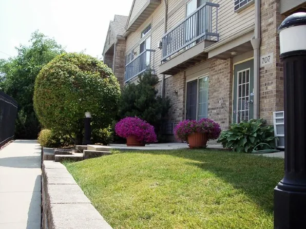 709 E Pleasant St, Milwaukee, WI 53202