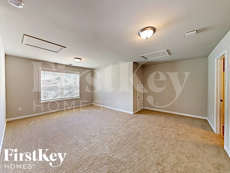 3204 Baylor Cir — Photo 9
