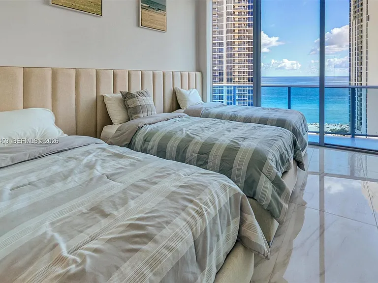 17550 Collins Ave #Penthouse 2 — Photo 22
