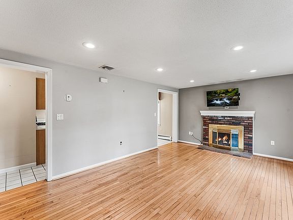 5th image of 27 Quincy Ave Unit 27