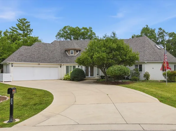 34 Robin Hood Rnch, Oak Brook, IL 60523
