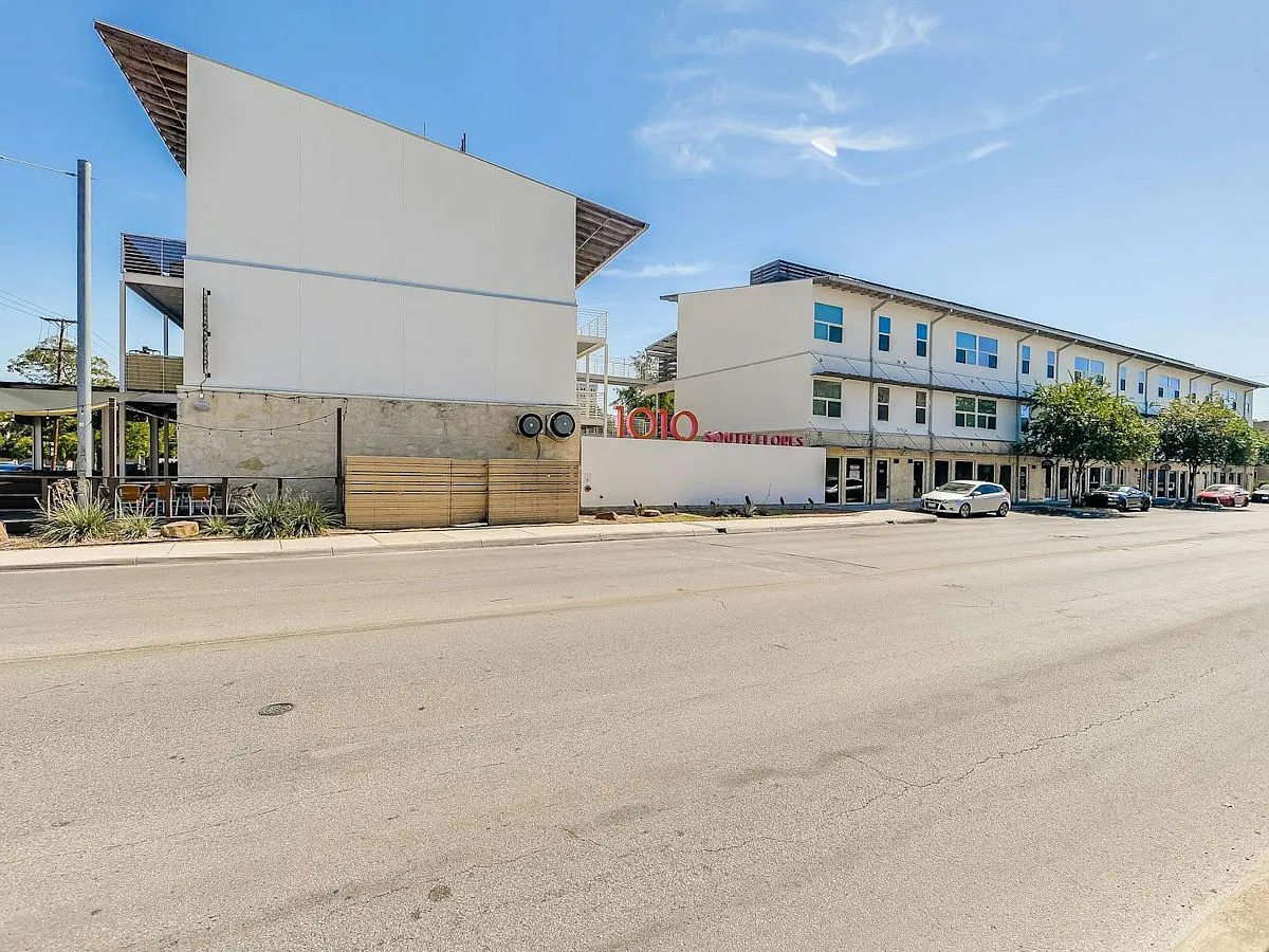 The 1010 — Photo 1
