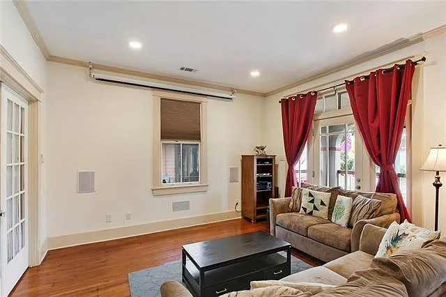 5 bed, 3.5 bath, 2800 sqft, $3,400 — Photo 4