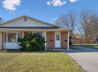 501 Kingscourt Dr #B, Waterloo, ON N2K 2X9