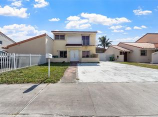 Model Twin Homes Condo, Miami, FL 33184