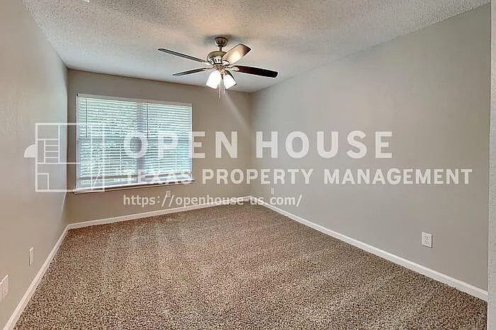 1812 Solitude Ct — Photo 17