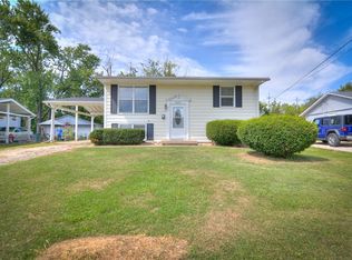 3623 Hummingbird Dr, Decatur, IL 62526