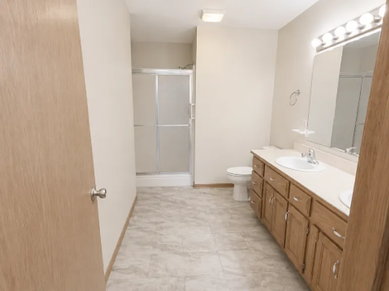 802 Briarbrook Dr — Photo 8
