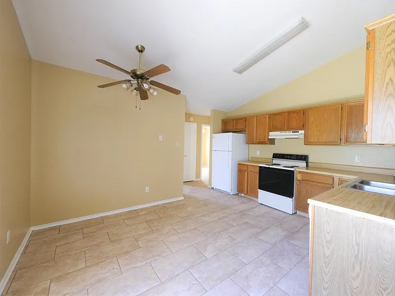 1510 Westway Dr — Photo 5