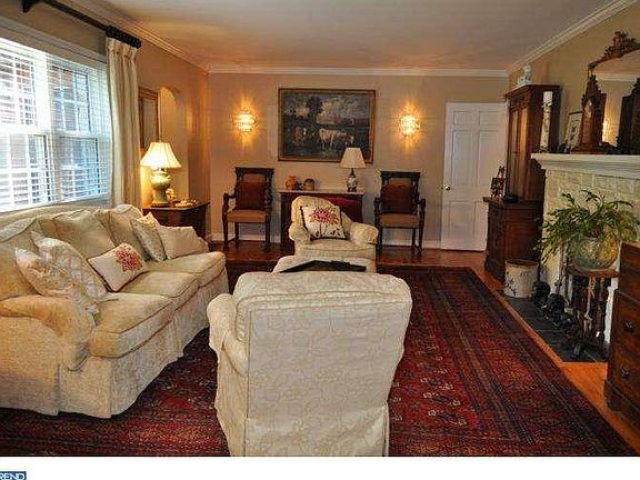 4th image of 24 Westover Cir