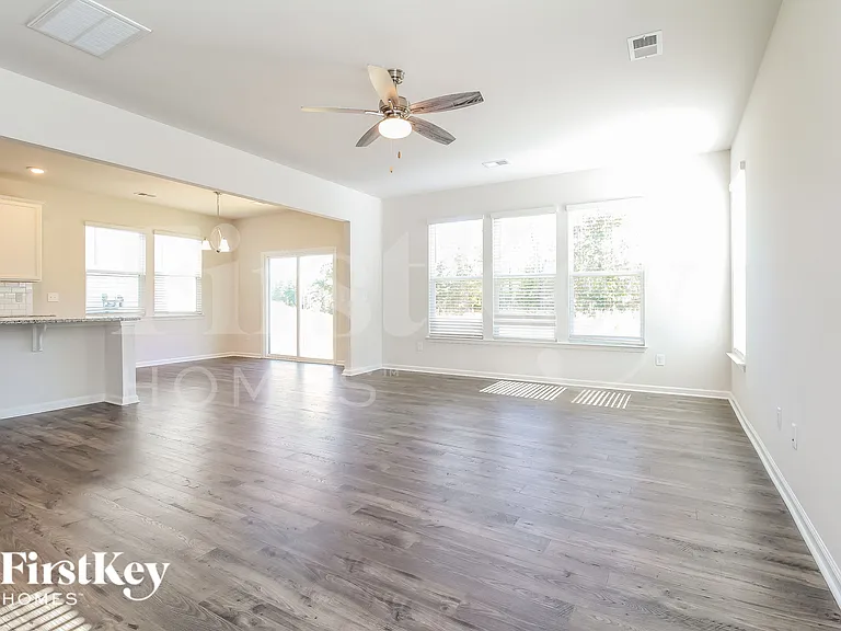 412 Stonefence Dr — Photo 3