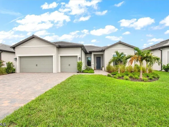 19450 Hinkley Dr, Estero, FL 33928