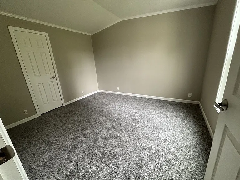 17 Kimberly Ct #405 — Photo 8