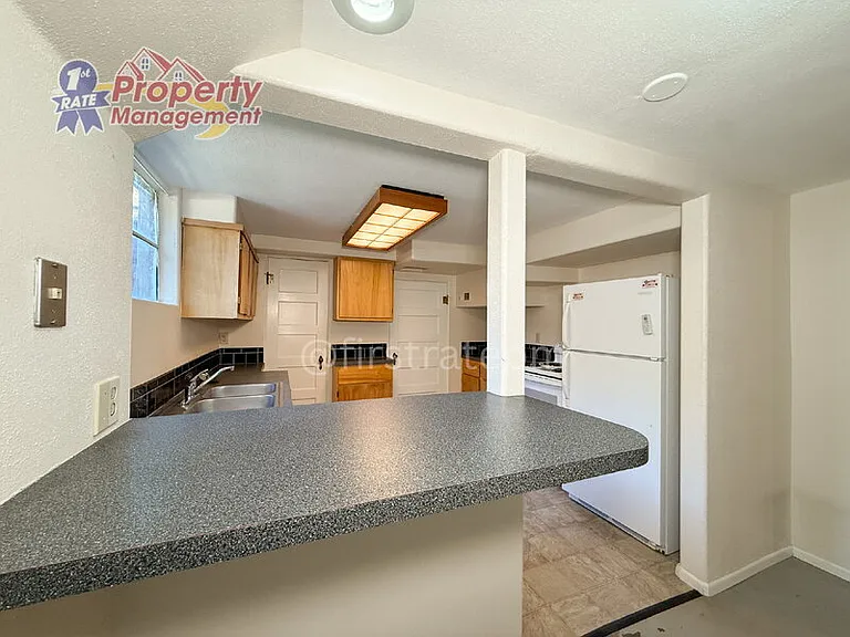 1717 W Jefferson St #3 — Photo 8
