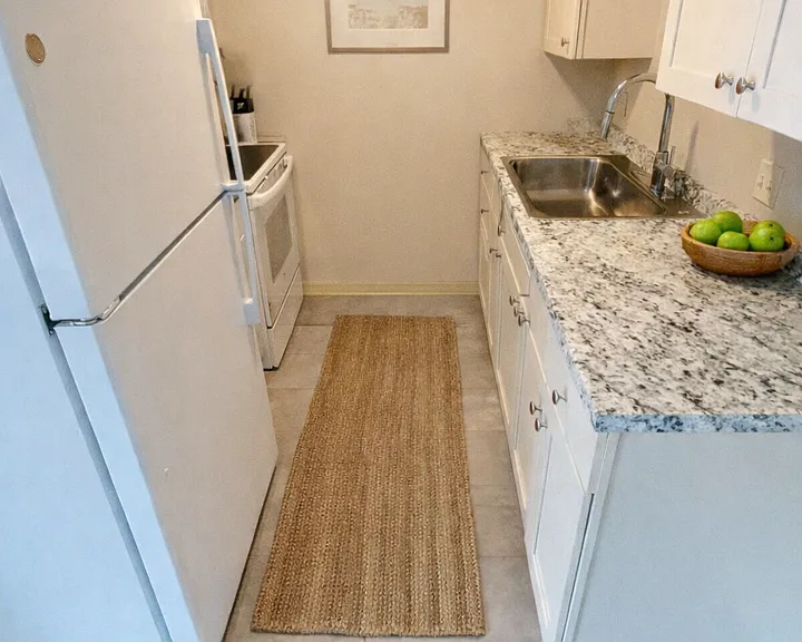 333 Custer Ave — Photo 3