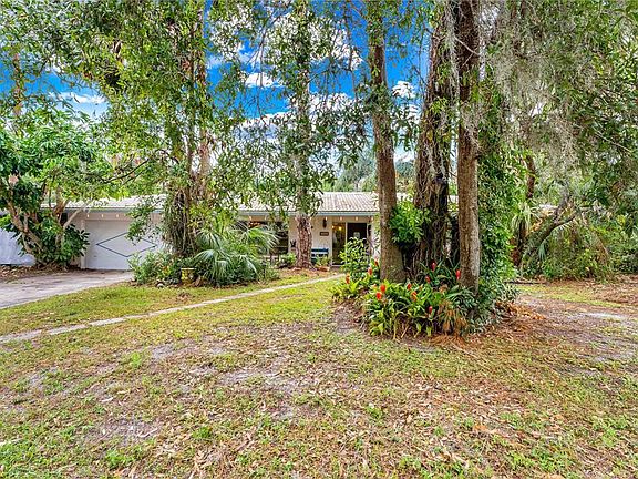 2nd image of 2655 Bryce Ln