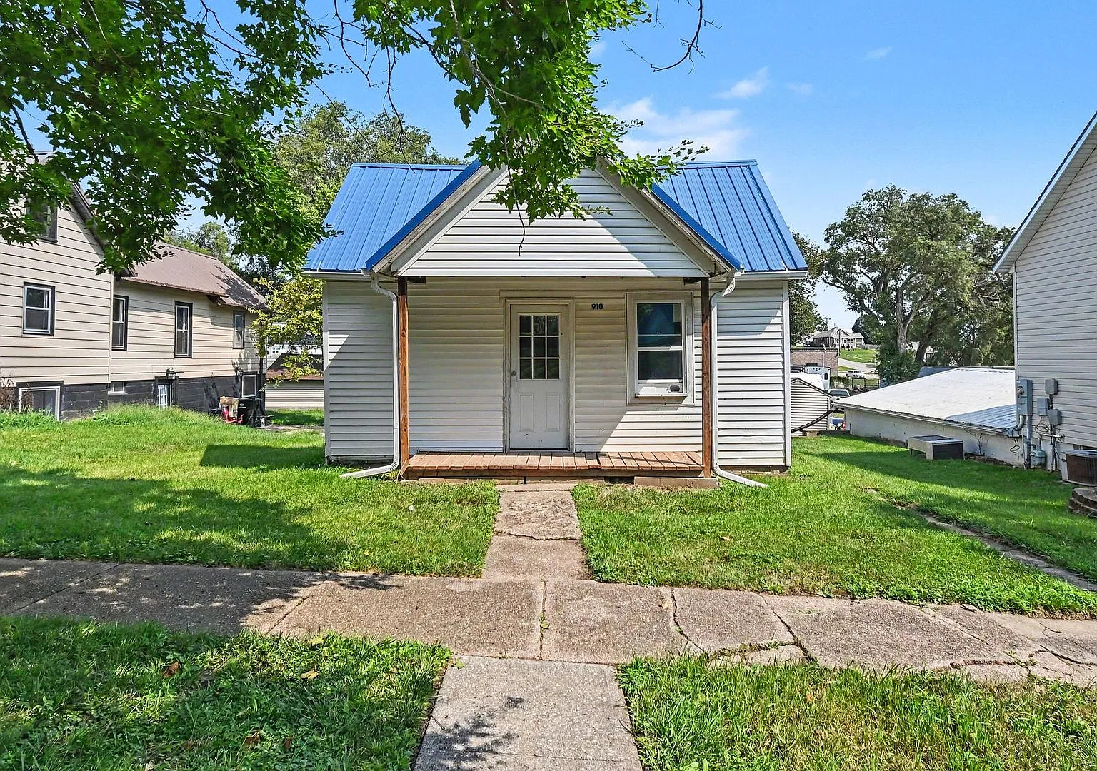 Charming 2 Bedroom with Washer & Dryer — Photo 2