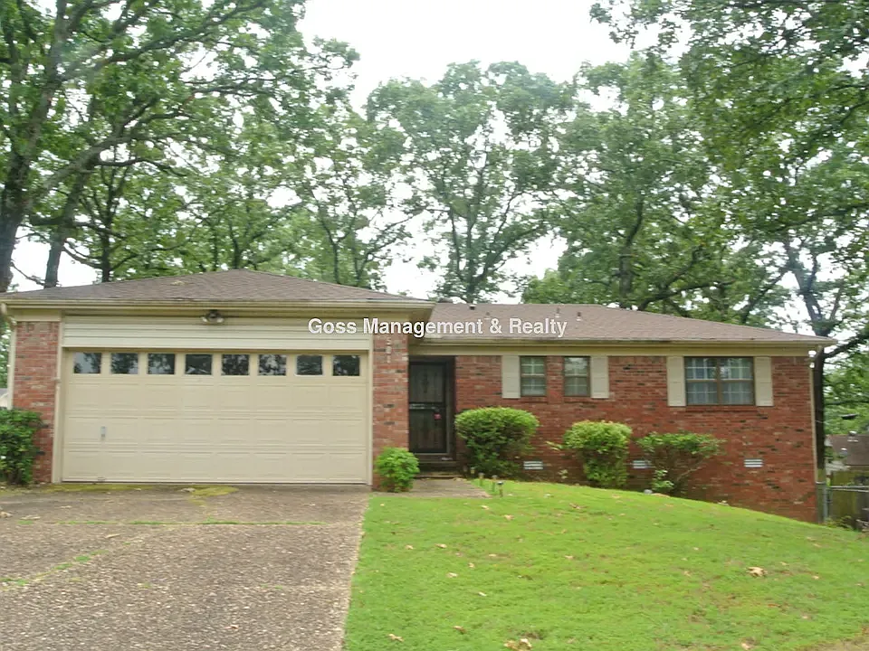 501 Wisteria Dr