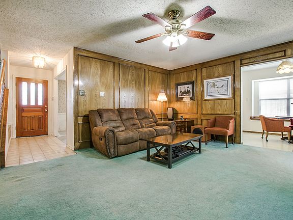 2nd image of 2513 Meadowridge Dr