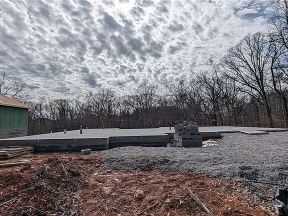 2nd image of 89 Salen Ln