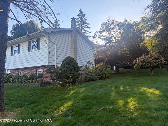 3rd image of 102 Seymour Ave