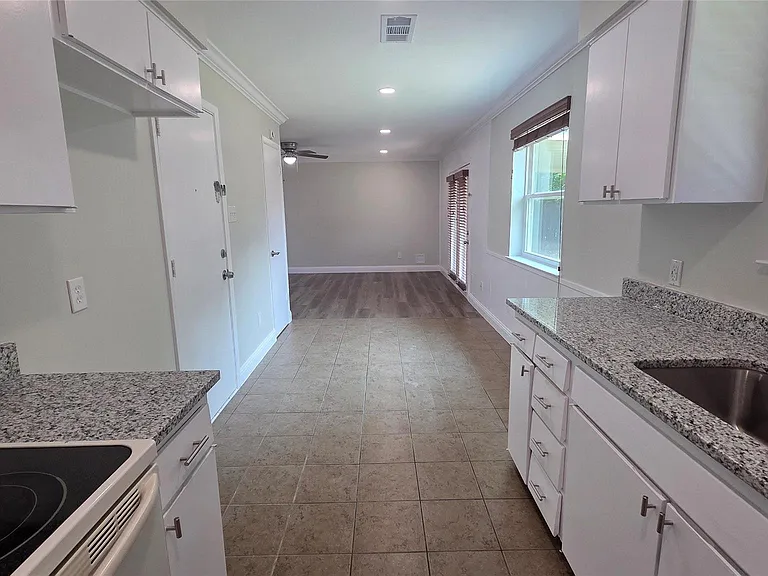 335 Springwillow Rd — Photo 6