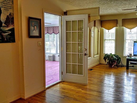 5th image of 569 Dogwood Dr