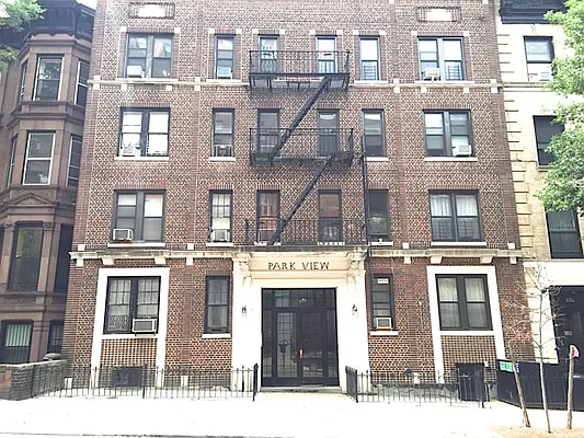 Rented by Friedman Roth Realty | media 32