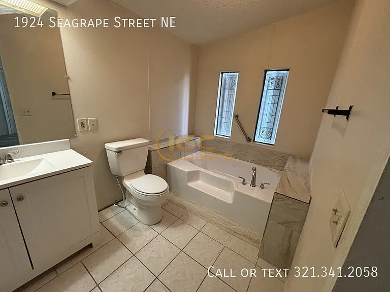1924 Seagrape St NE — Photo 14