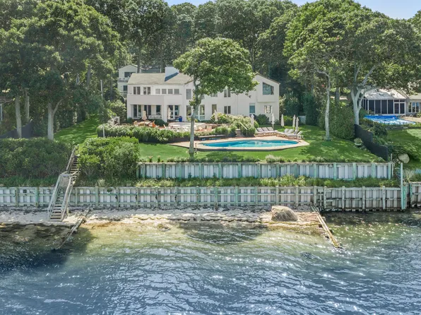 66 Gardiners Bay Dr, Shelter Island, NY 11964