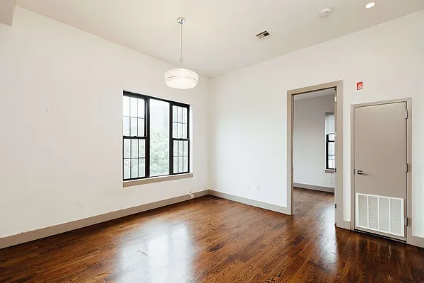 Rented by Nooklyn NYC LLC | media 85
