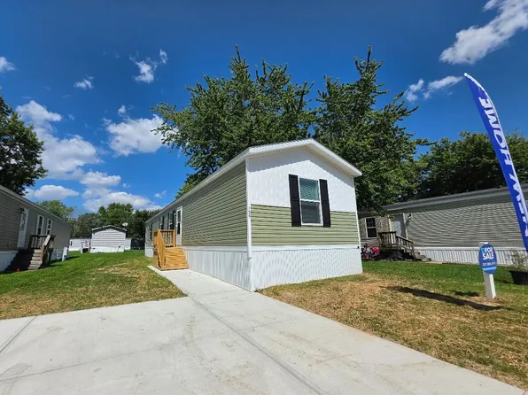 156 Pinecrest Dr #Pi156, Greenwood, IN 46143