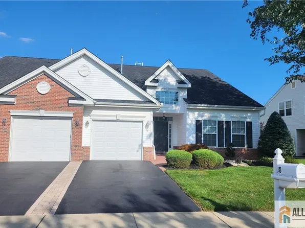 18 Timber Hill Dr, Monroe Township, NJ 08831