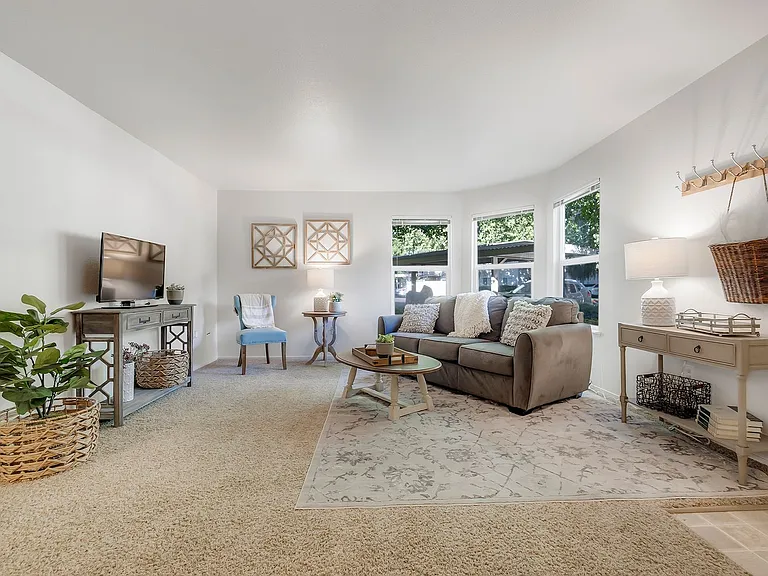 Mission Ranch Apartments — Photo 39