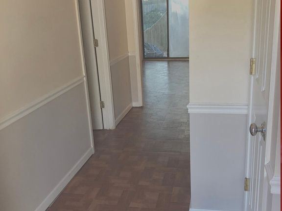 4th image of 2847 New South Dr