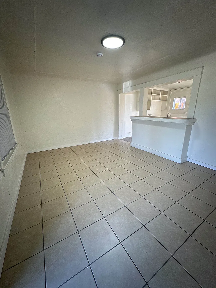 1119 Brown St #C photo 1