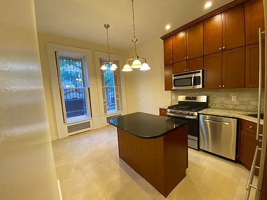 Rented by Guidance Realty Corp. | media 31