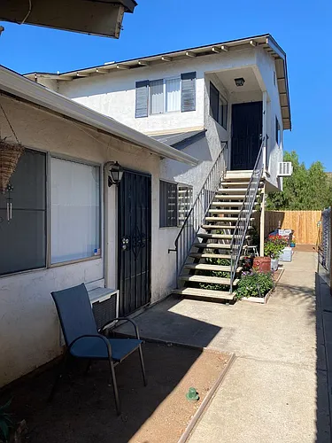 1512 Oakdale Ave Photo 1