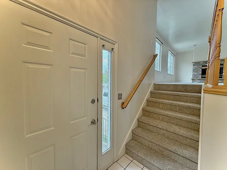 1080 E Elgin Ave — Photo 2